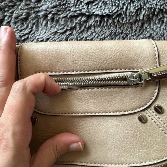 STEVE MADDEN Tassel Crossbody - Picture 10 of 13